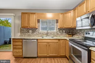 8667 Madera Ct, Manassas Park, VA 20111 - Photo 9