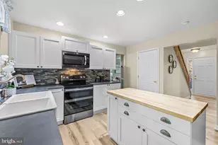 9403 Katelyn Ct, Manassas Park, VA 20111 - Photo 13