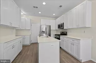 9812 Pickens Pl, Manassas Park, VA 20111 - Photo 5