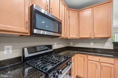 9724 Holmes Place #UNIT 302, Manassas Park, VA 20111 - Photo 3