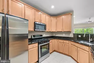 9724 Holmes Pl, Manassas Park, VA 20111 - Photo 5