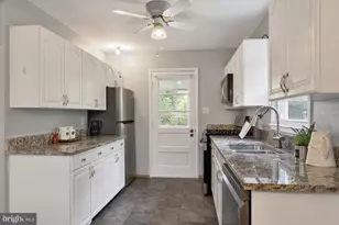 112 Luxor St, Manassas Park, VA 20111 - Photo 15