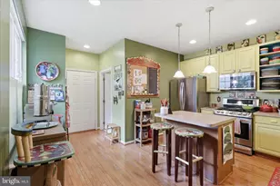 9411 Primrose Ln, Manassas Park, VA 20111 - Photo 7