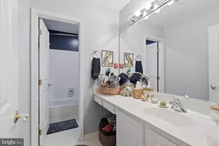 9411 Primrose Ln, Manassas Park, VA 20111 - Photo 29