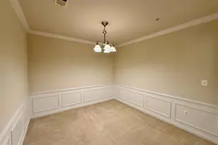 9720 Holmes Pl, Manassas Park, VA 20111 - Photo 5