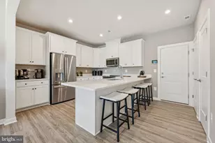 907A Glasgow Ln, Manassas, VA 20111 - Photo 3