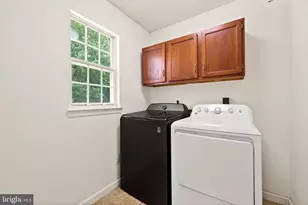 9242 Matthew Dr, Manassas Park, VA 20111 - Photo 33