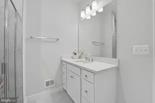 709 Thomas Ln, Manassas Park, VA 20111 - Photo 19