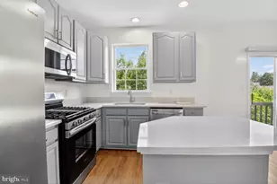 352 Kirby St, Manassas Park, VA 20111 - Photo 11