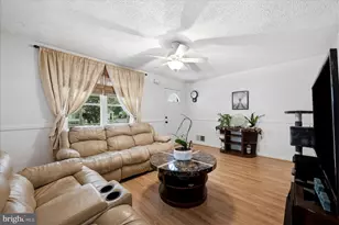 104 Lambert Dr, Manassas Park, VA 20111 - Photo 3