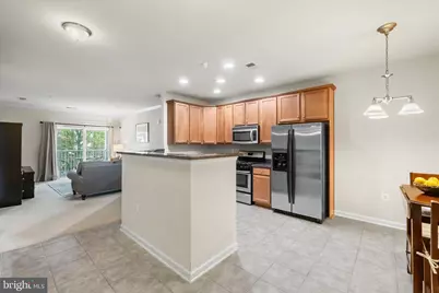 9712 Handerson Place #UNIT 203, Manassas Park, VA 20111 - Photo 7