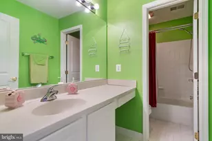 9405 Primrose Ln, Manassas Park, VA 20111 - Photo 29