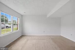 8635 Reinecke Ct, Manassas Park, VA 20111 - Photo 7
