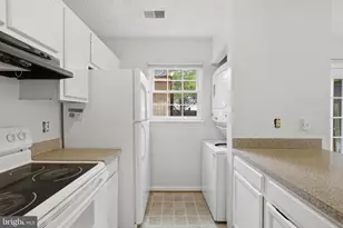 8635 Reinecke Ct, Manassas Park, VA 20111 - Photo 15