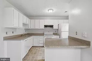 8635 Reinecke Ct, Manassas Park, VA 20111 - Photo 13