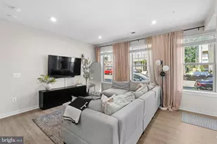 212 Park Central Ter, Manassas Park, VA 20111 - Photo 5