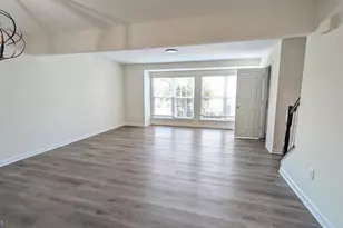 9233 Jessica Dr, Manassas Park, VA 20111 - Photo 3