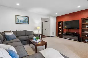 9022 Christina Pl, Manassas Park, VA 20111 - Photo 11