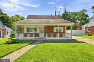 179 Colburn Dr, Manassas Park, VA 20111 - Photo 1