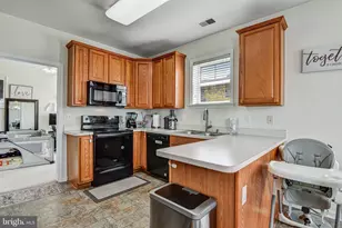 9712 Handerson Pl, Manassas Park, VA 20111 - Photo 7