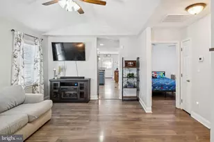 102 W Liberty St, Staunton, VA 24401 - Photo 5