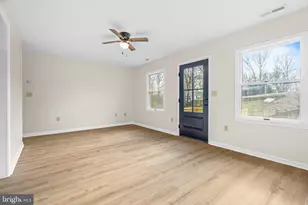 328 Monument Dr, Staunton, VA 24401 - Photo 13