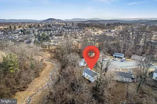 328 Monument Dr, Staunton, VA 24401 - Photo 9