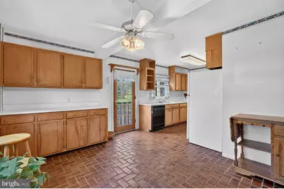 1395 Pleasant View Street, Staunton, VA 24401 - Photo 9