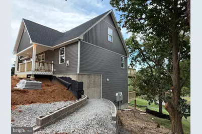 715 Hillcrest Drive, Staunton, VA 24401 - Photo 3