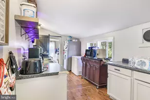 100 Wolfs Ln, Fort Valley, VA 22652 - Photo 7