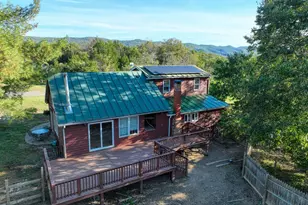 100 Wolfs Ln, Fort Valley, VA 22652 - Photo 5