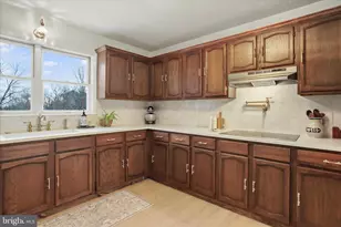 717 W Locust St, Woodstock, VA 22664 - Photo 9