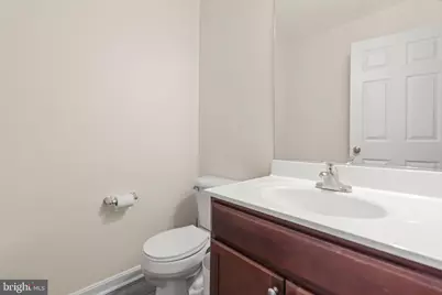 447 E Queen Street, Strasburg, VA 22657 - Photo 9