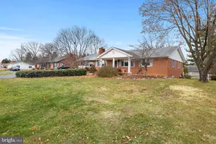 414 Jackson St, Woodstock, VA 22664 - Photo 1