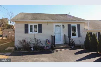 442 Pleasant View Drive, Strasburg, VA 22657 - Photo 1