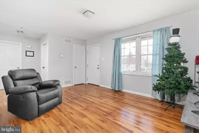 174 Charles N, Strasburg, VA 22657 - Photo 5