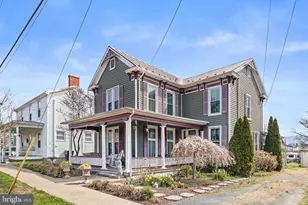 207 S Muhlenberg St, Woodstock, VA 22664 - Photo 1