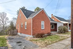 517 W King St, Strasburg, VA 22657 - Photo 3
