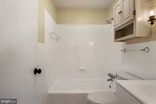 373 Walton St, Strasburg, VA 22657 - Photo 13