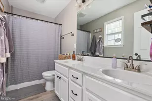 318 Newman St, Strasburg, VA 22657 - Photo 17