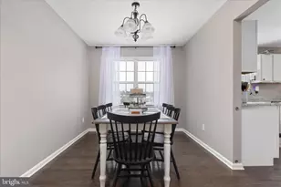 318 Newman St, Strasburg, VA 22657 - Photo 9