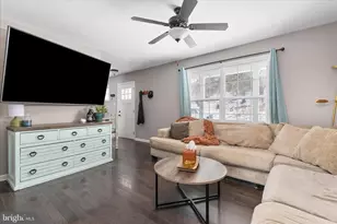 318 Newman St, Strasburg, VA 22657 - Photo 7