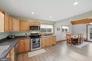 325 Fox Ridge Dr, Strasburg, VA 22657 - Photo 17