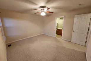 407 Stonewall St, Strasburg, VA 22657 - Photo 15