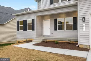 211 Princess Caroline Ct, Edinburg, VA 22824 - Photo 3