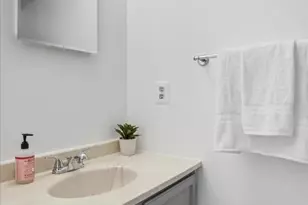 906 Hill Top Dr, Woodstock, VA 22664 - Photo 11