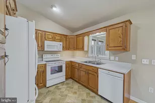 515 Hollingsworth Rd, Woodstock, VA 22664 - Photo 5