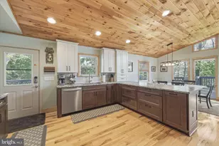 85 Pickett, Basye, VA 22810 - Photo 15