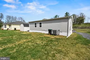 136 S Water St, Woodstock, VA 22664 - Photo 5