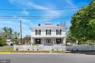 394 W King St, Strasburg, VA 22657 - Photo 1